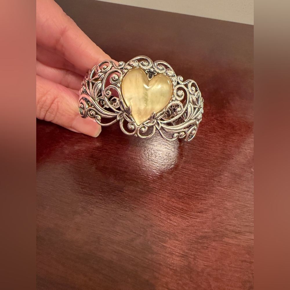 CAROLYN POLLACK STERLING SILVER
MOTHER OF PEARL heart CUFF
BRACELET, ADJUSTS